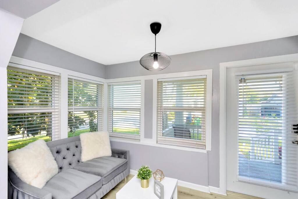 Cozy With Patio & Grill, Private And Location Holiday home