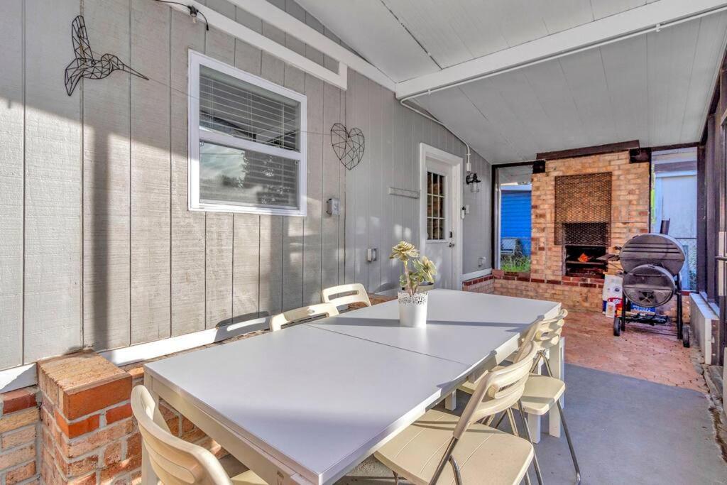 Holiday home Cozy With Patio & Grill, Private And Location Tampa