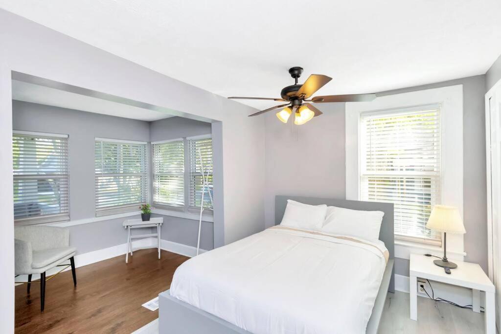 Cozy With Patio & Grill, Private And Location Holiday home *