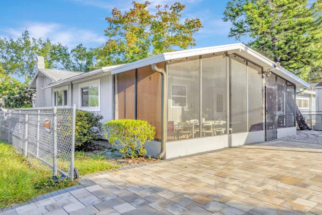 Ferienhaus Cozy With Patio & Grill, Private And Location Tampa